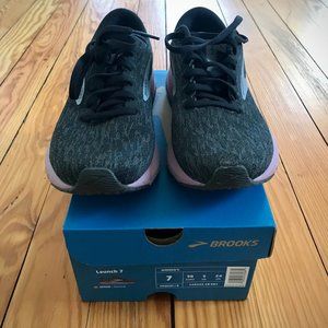 NWOT Brooks Launch 7 Running Shoes